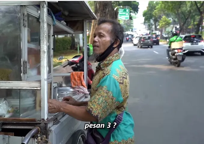 Frustasi Bikin Kanal YouTube Gagal Terus? Coba Eksploitasi Kemiskinan dan Kesedihan, Auto Viral! 6