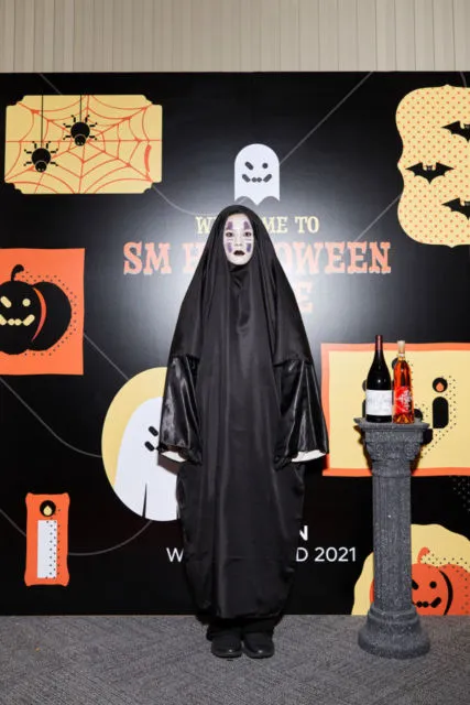 Parade 15 Kostum Artis SM Entertainment di Acara Halloween SM Wonderland 2021. Totalitas! 23