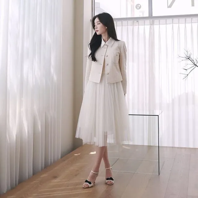 9 Ide Padu Padan Busana Layering ala Cewek Korea. Kamu yang Berhijab, Bisa Coba Juga~ 18