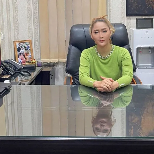 Terkenal Supel, 8 Selebritas ini Akui Tak Punya Banyak Teman atau Sahabat. Alasannya Beragam 8