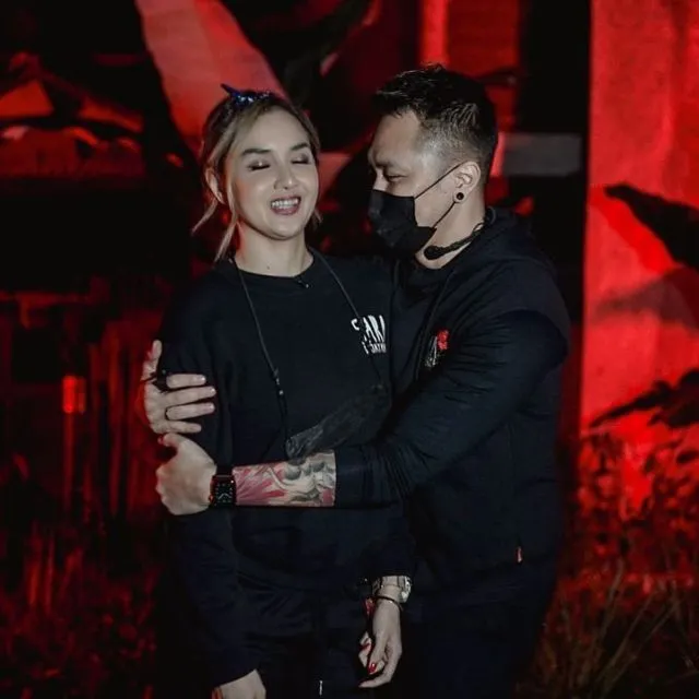 Nama Sang Istri Dicatut Konten Palsu Panggil Arwah Vanessa, Demian Ancam Perkarakan ke Ranah Hukum 2
