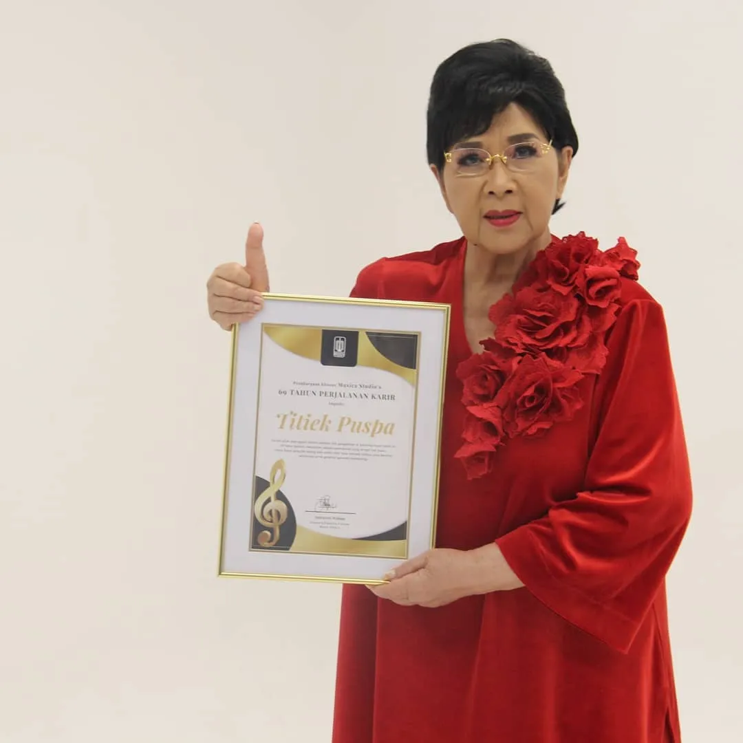 Ulang Tahun ke-84, Titiek Puspa Siap Manjakan Telinga Penggemar Lewat 2 Album Eksklusif 3