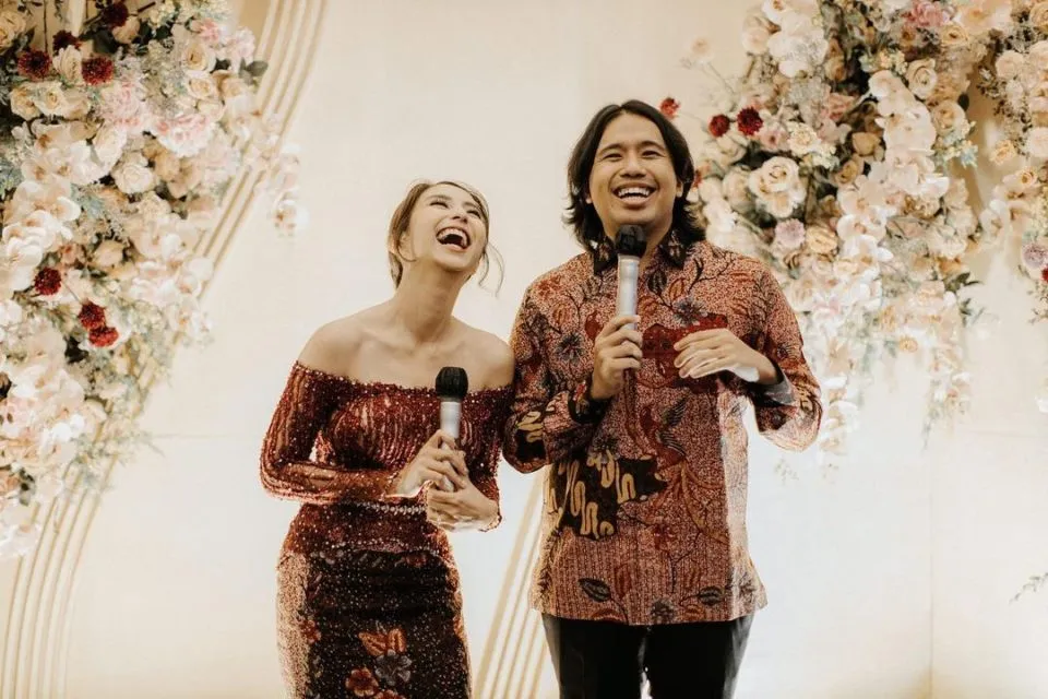 6 Detail Lamaran Joshua Suherman - Clairine Clay. Hangat dan Hanya Dihadiri Keluarga Terdekat 10