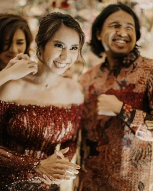 6 Detail Lamaran Joshua Suherman - Clairine Clay. Hangat dan Hanya Dihadiri Keluarga Terdekat 9
