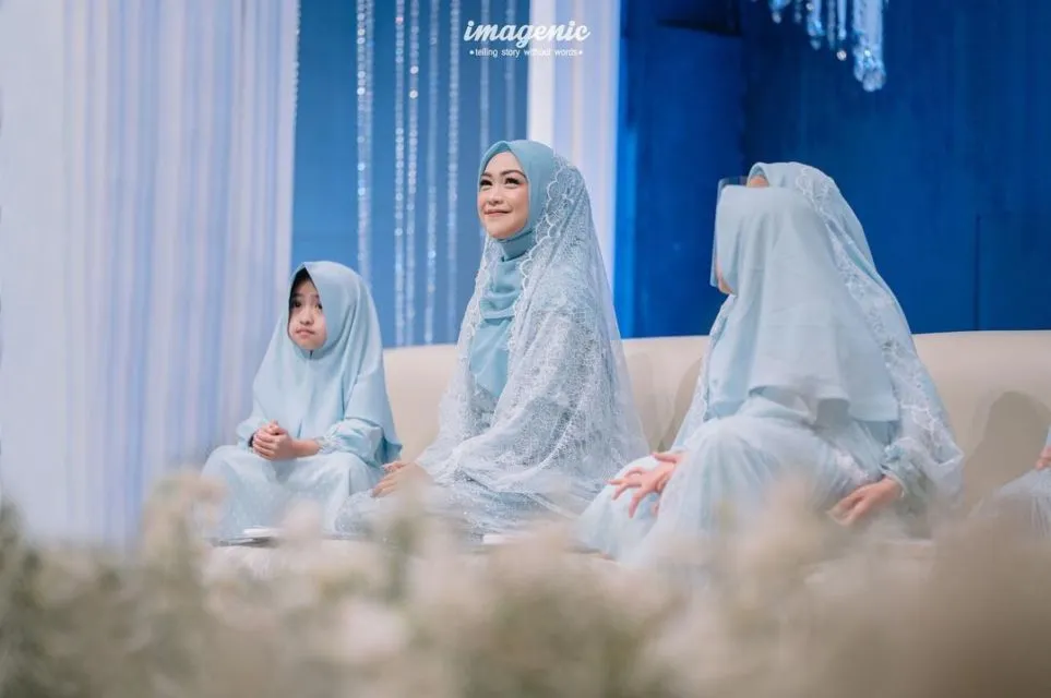 Pengajian Jelang Pernikahan Berlangsung Haru, Ria Ricis Ungkap Peran Besar Oki Setiana Dewi 4