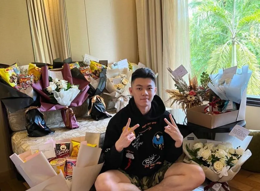Potret Atlet Bulu Tangkis Dunia Dapat Hadiah dari Fans Indonesia 19