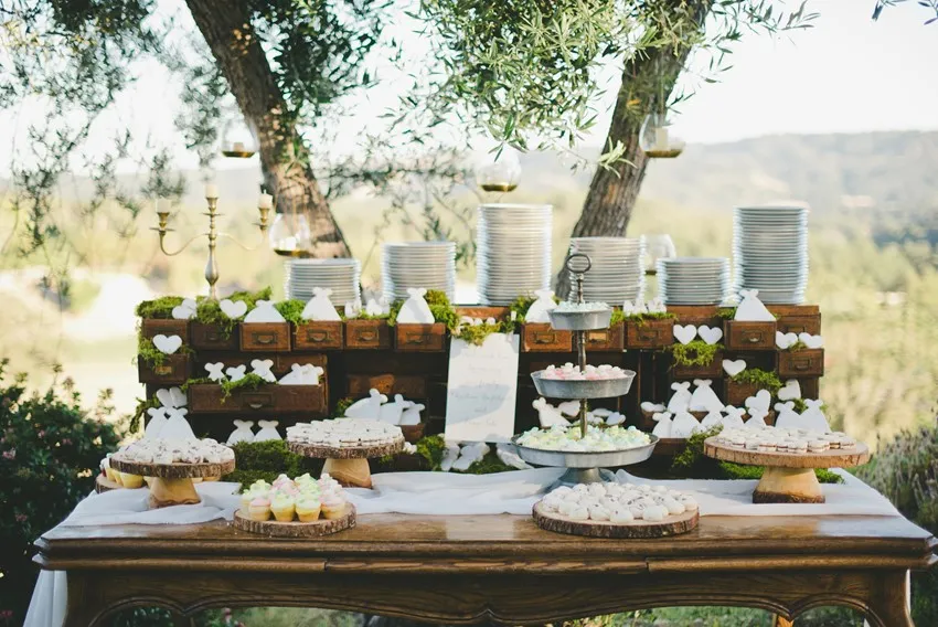 8 Ide Ciamik Masukkan Unsur Vintage ke Detail Pernikahan. Timeless dan Elegan! 14