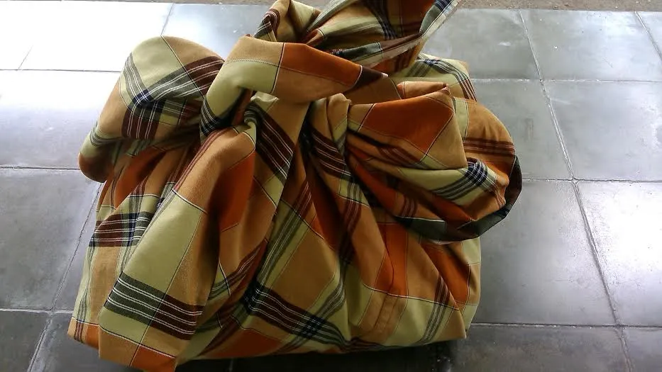 9 Ragam Kegunaan Sarung Ayah Selain untuk Ibadah. Multifungsi Banget! 11 Kegunaan sarung
