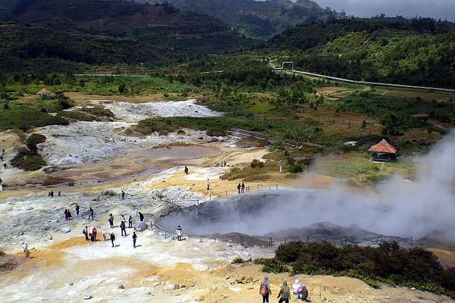 Panduan Lengkap Wisata ke Dieng 2 Hari 1 Malam, Budget 300 Ribuan Udah All in. Cocok Buat Weekend! 9
