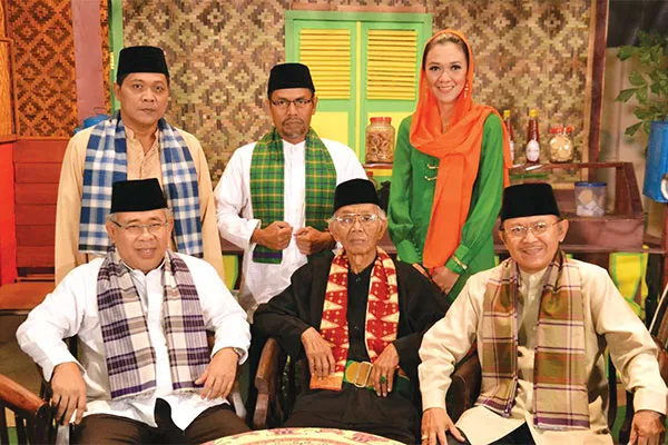 9 Ragam Kegunaan Sarung Ayah Selain untuk Ibadah. Multifungsi Banget! 17 Kegunaan sarung