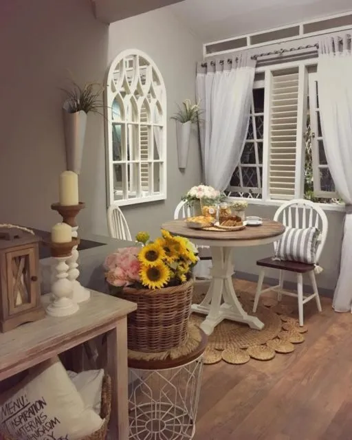 8 Variasi Ukuran Meja Makan untuk 4 Orang dari Segala Tema. Pilih Mana? 16 desain rumah vintage klasik