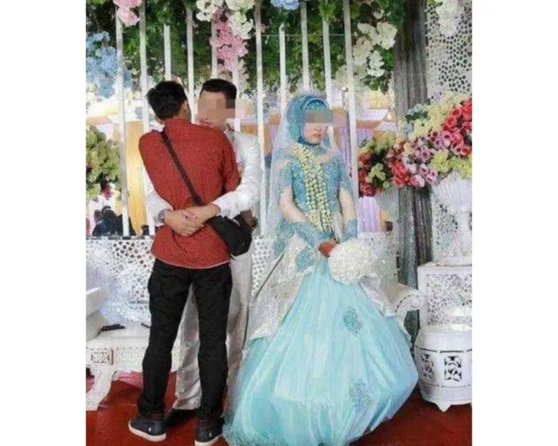 Kumpulan Momen Tak Terduga Saat Prosesi Pernikahan, Bukannya Terharu Malah Bikin Ngakak! 12