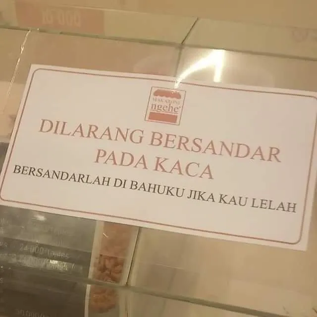 Sederet Meme Absurd yang Sanggup Bikin Baper, Cocok Buat Gombalin Mas dan Mbak Crush~ 20