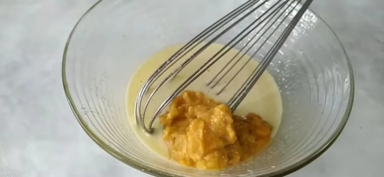 Cara Membuat Bolu Pisang Kukus Tanpa Mikser dengan Takaran Sendok 13