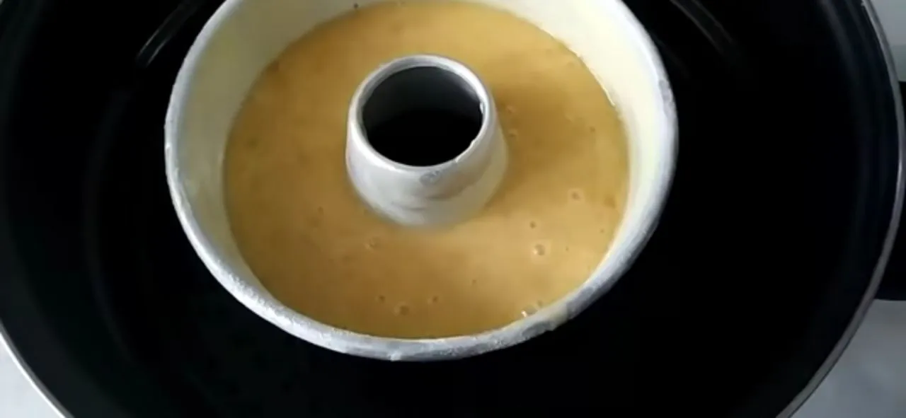 Cara Membuat Bolu Pisang Kukus Tanpa Mikser dengan Takaran Sendok 15
