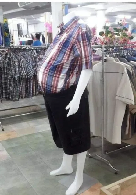 Sederet Foto ini Bukti Kalau Manekin Juga Bisa Capek Kerja. Jangan-Jangan Patung Juga Manusia!? 14