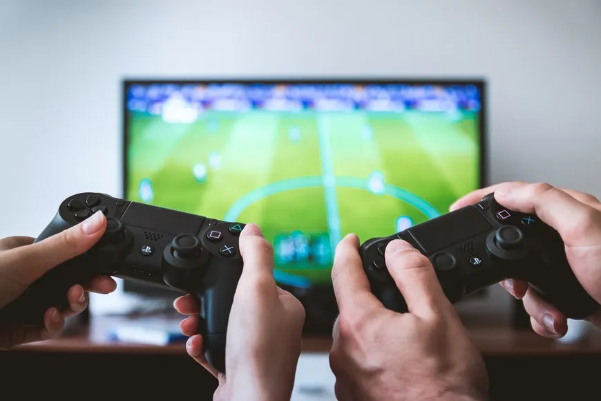 Ternyata ini Alasan Kenapa Game Jadi Pelarian Para Cowok Setelah Putus Cinta. Benar Nggak? 9