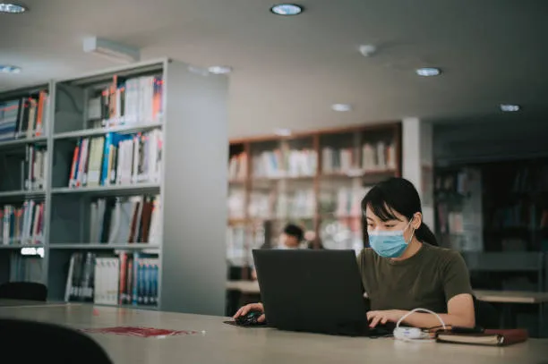 5 Tipikal Jenis Pengunjung Perpustakaan, Kamu Paling Sering Ketemu yang Mana? 7