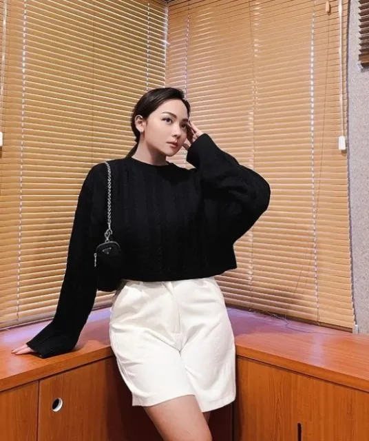6 Ide Padu Padan Busana Celana Putih. Enaknya Dipadukan Sama Apa ya? 12