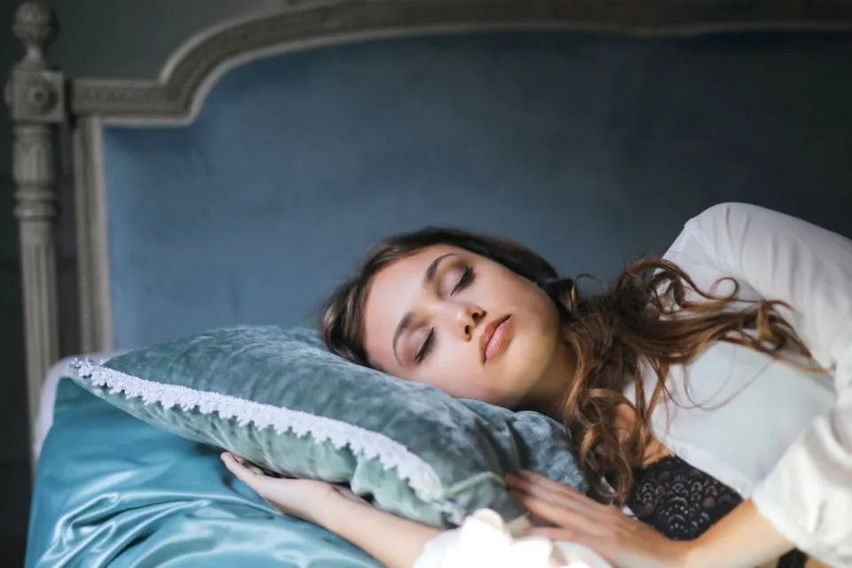 Kenalan Sama Beauty Sleep. Sepenting Apa sih Manfaatnya Buat Kulit? 11