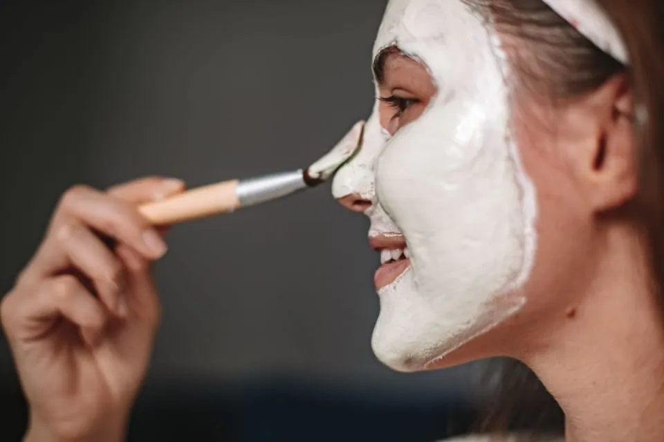 Produk Skincare Wajib di Musim Hujan. Hati-Hati, Salah Langkah Kulitmu Bisa Bermasalah! 11