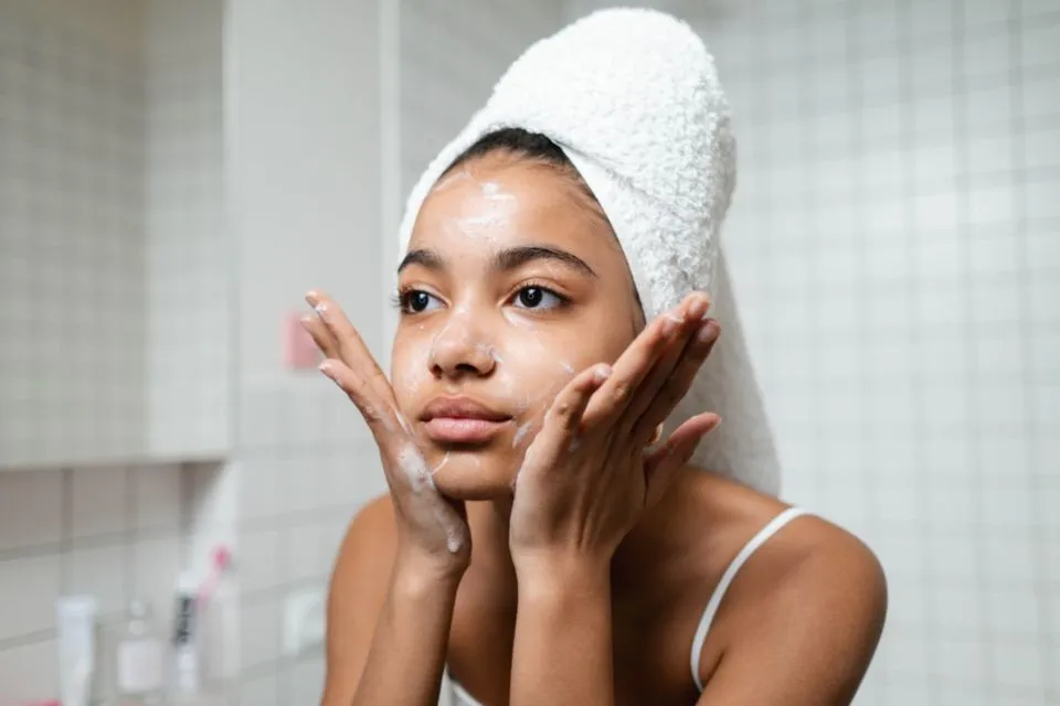 Produk Skincare Wajib di Musim Hujan. Hati-Hati, Salah Langkah Kulitmu Bisa Bermasalah! 7