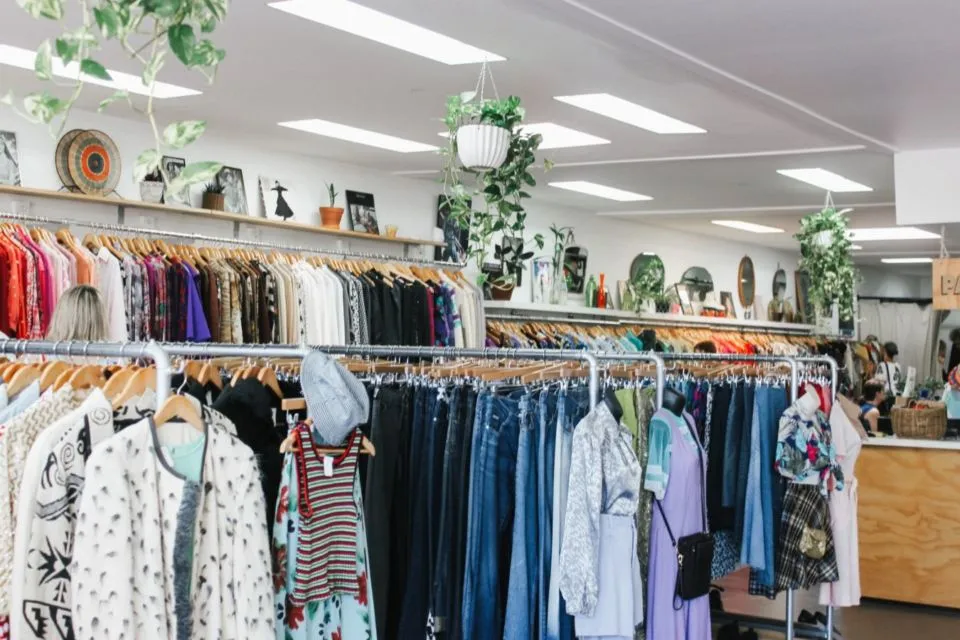 7 Cara Memulai Bisnis Thrift Shop Via Online. Bikin Konsumen Pengin Beli 11