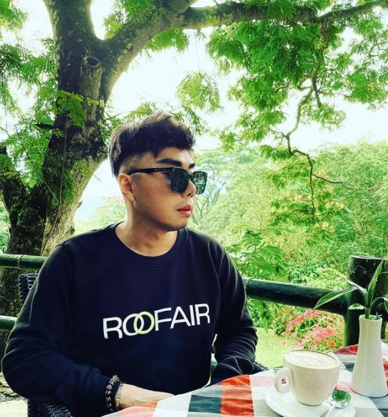 Saking Banyaknya Berita ‘Oknum’, Kita Baru Sadar Kalau Dagu Roy Kiyoshi Udah Nggak Runcing Lagi 5