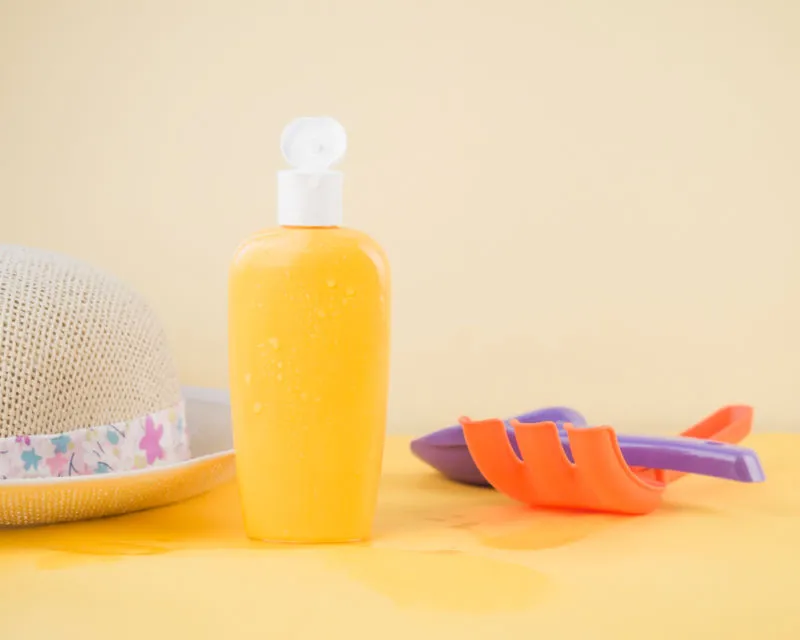 Gara-Gara Tercemar Bahan Kimia ini, Puluhan Merek Sunscreen Ditarik dari Pasaran. Apa itu? 7