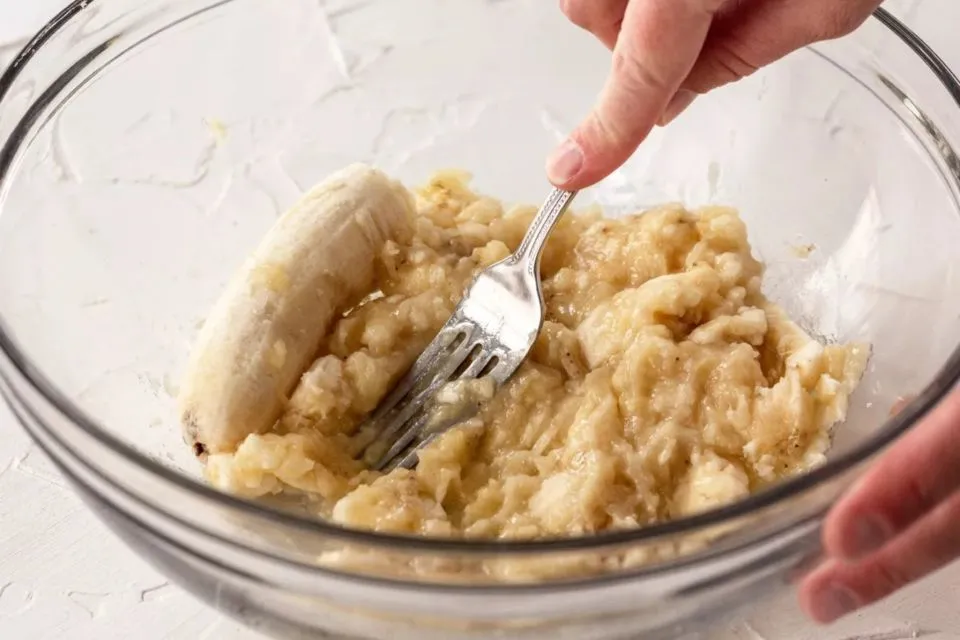 Cara Membuat Bolu Pisang Kukus Tanpa Mikser dengan Takaran Sendok 10