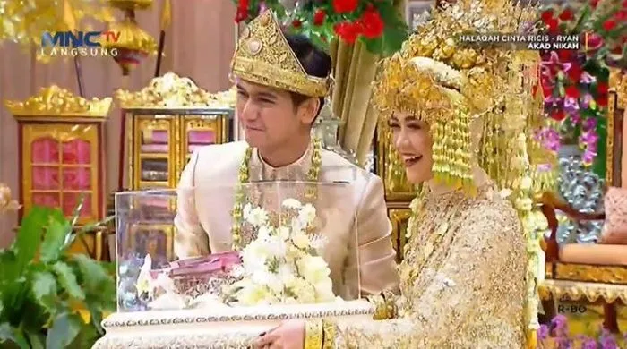 Ria Ricis Sah Dipersunting Teuku Ryan, Postingan sang Kakak untuk Mendiang Ayah Bikin Haru 5
