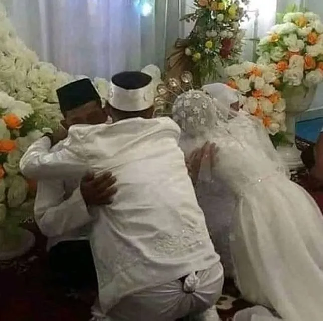 9 Momen Gagal Terharu Saat Acara Pernikahan ini Bikin Air Mata Berganti Jadi Tawa. Kocak Bener! 15