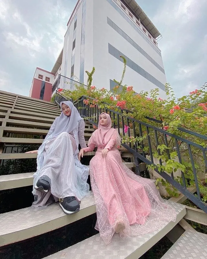 10 Artis Indonesia yang Punya Banyak Adik. Selalu Berusaha Menjadi Contoh yang Baik 13