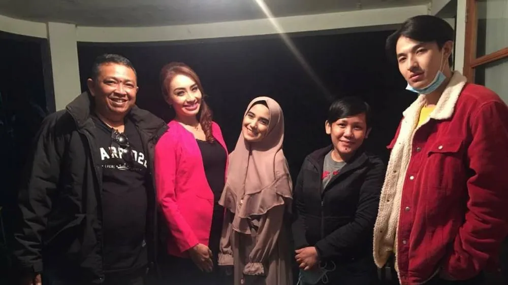 Potret 10 Artis Indonesia Saat Memulai Debut Akting. Momen yang Tak Terlupakan 17