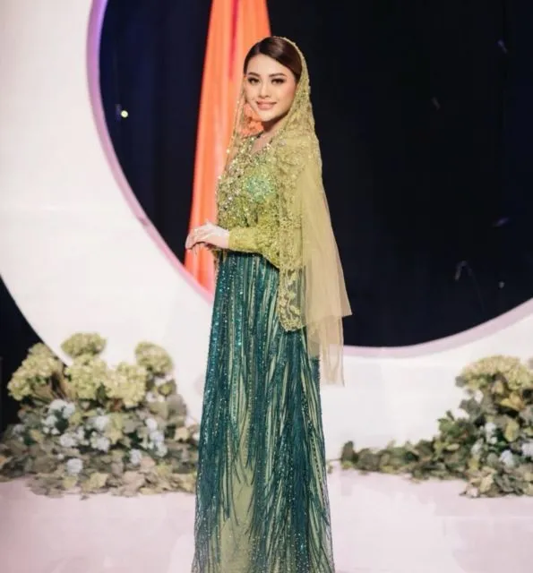 7 Ide Busana Pengajian Pranikah Terbaru dari Para Seleb. Manis dan Anggun! 10