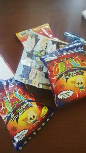 Sebelum ada Kinder Joy, 6 Jajanan ini Jadi Favorit Anak Kecil Zaman Dulu. Hadiah Jadi Incaran! 10