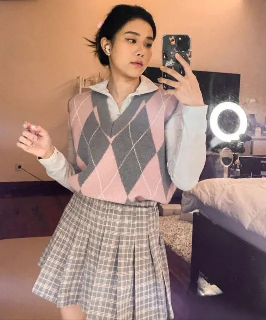 8 Ide Busana ala Jessica Jane yang Simpel dan Feminin 14