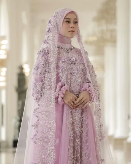 7 Ide Busana Pengajian Pranikah Terbaru dari Para Seleb. Manis dan Anggun! 9