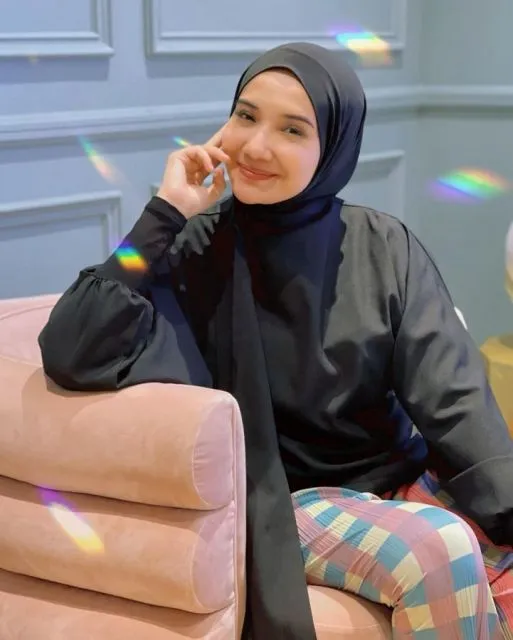 Zaskia Sungkar Ditipu Adik Ipar Sendiri, Datang ke Kepolisian Guna Beri Kesaksian 4