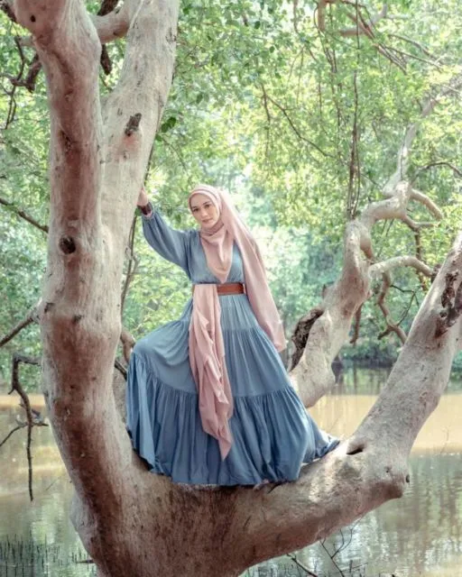 8 Rekomendasi merek Gamis Lokal yang Pas untuk Anak Muda. Cakep-cakep! 12