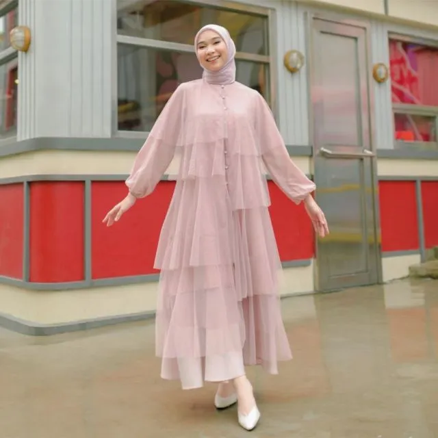 8 Rekomendasi merek Gamis Lokal yang Pas untuk Anak Muda. Cakep-cakep! 14