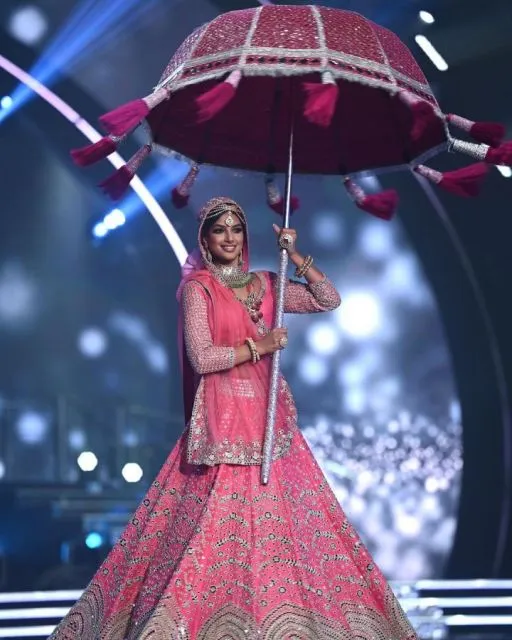 8 Potret Gaya Harnaaz Sandhu, Pemenang Miss Universe 2021 dari India 13