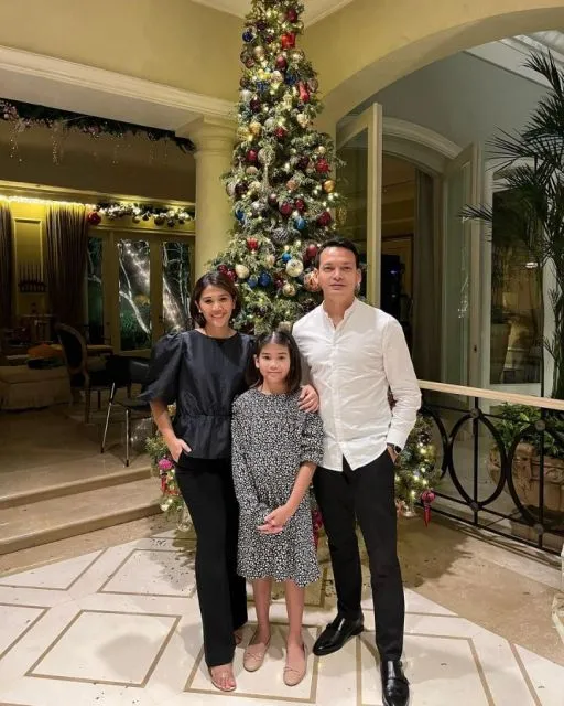 Potret 10 Selebritas Rayakan Natal Bersama Keluarga 17