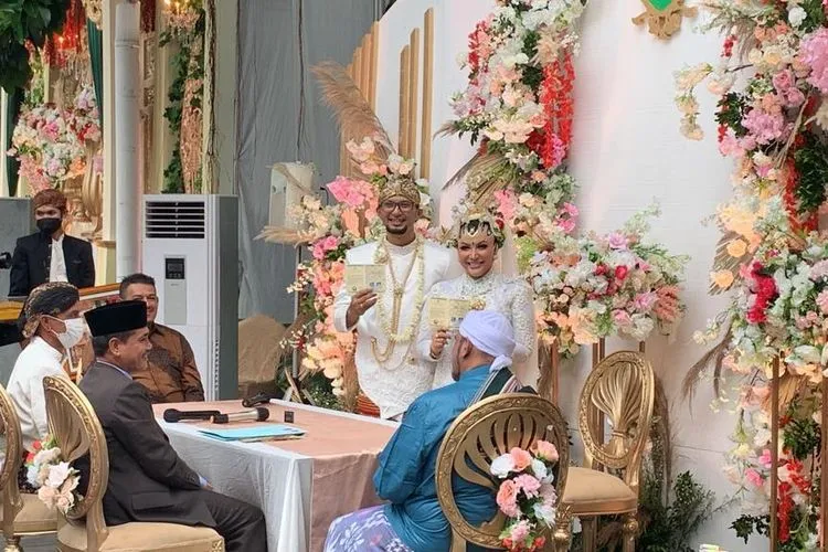 Roro Fitria Menikah dengan Andri Irwan, di Hari Ulang Tahun 3