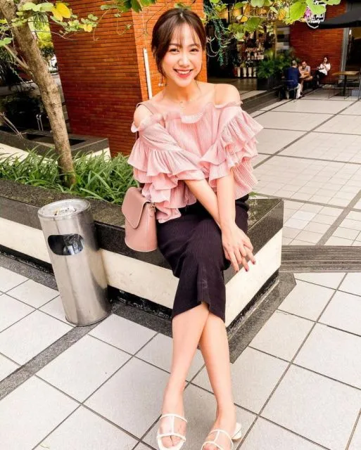 9 Ide Padu Padan Baju Shania Junianatha, Eks JKT48 13