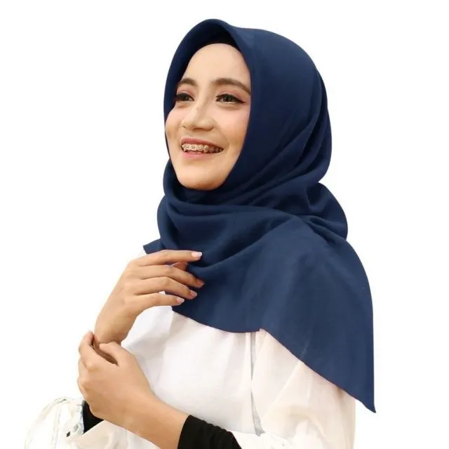 6 Bahan Hijab yang Wajib Dimiliki Pemula karena Mudah Dibentuk 7
