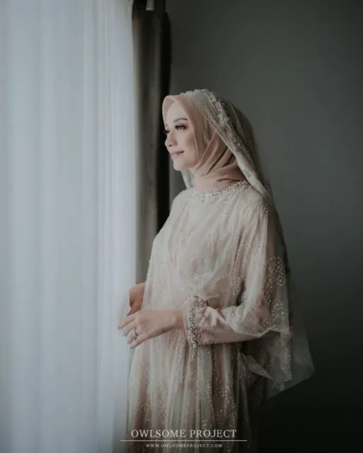 7 Ide Busana Pengajian Pranikah Terbaru dari Para Seleb. Manis dan Anggun! 14