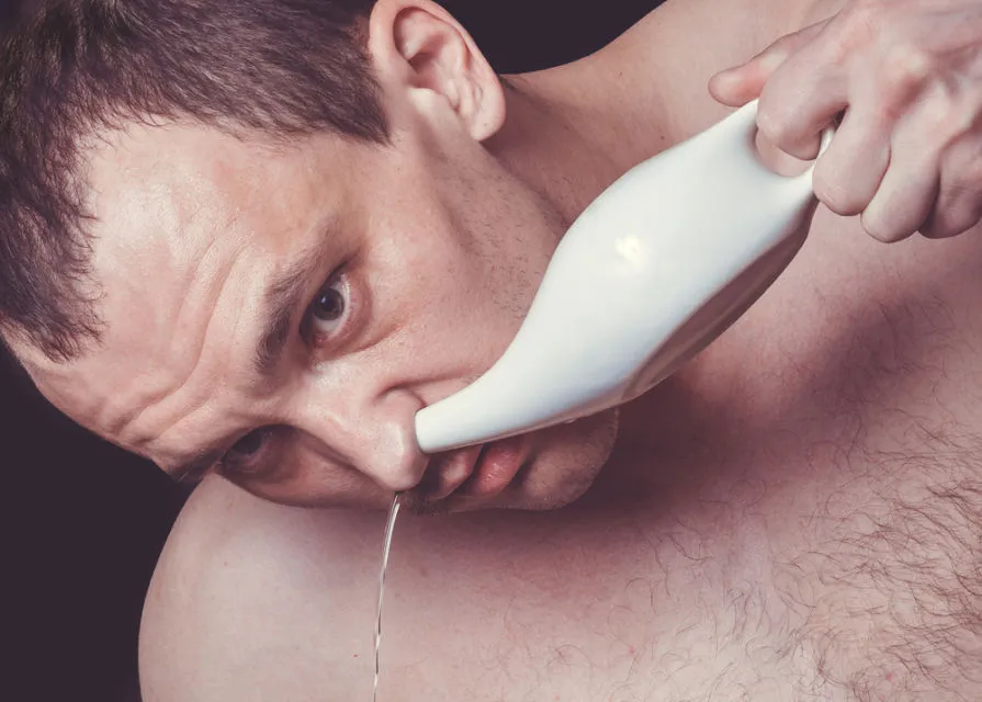 Manfaat dan Cara Cuci Hidung NaCl yang Aman. Bisa Dilakukan di Rumah! 9 Cuci hidung NaCl