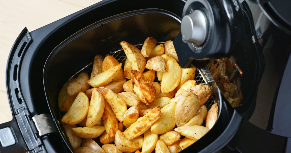 Risiko di Balik Penggunaan Air Fryer yang Diklaim Lebih Sehat. Padahal~ 7 Air fryer
