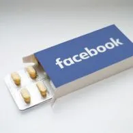 Jangan Disepelekan, 5 Bahaya Kecanduan Facebook Bagi Ibu Rumah Tangga!
